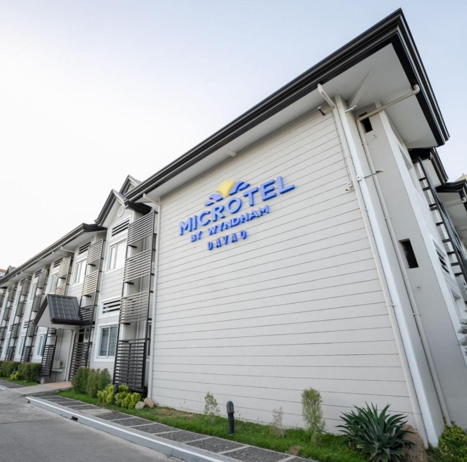 Microtel By Wyndham Davao Exterior photo