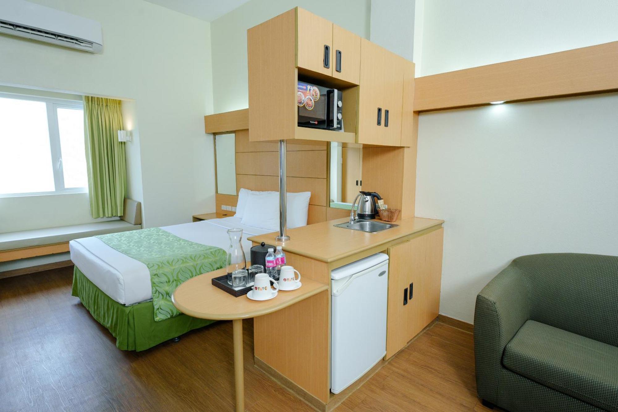Microtel By Wyndham Davao Exterior photo